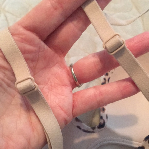 VICTORIA’S SECRET Leopard print bra w/ convertible straps 34B Good condition - Picture 6 of 8